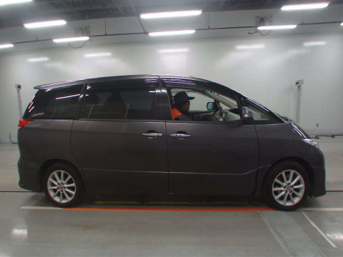 2010 Toyota Estima ACR50W[2]