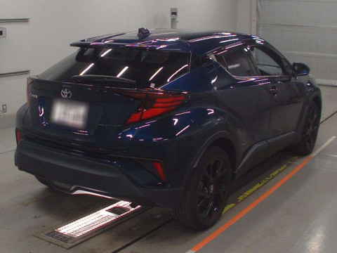 2020 Toyota C-HR NGX50[1]