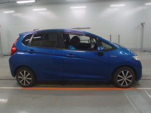 2013 Honda Fit Hybrid GP5[2]