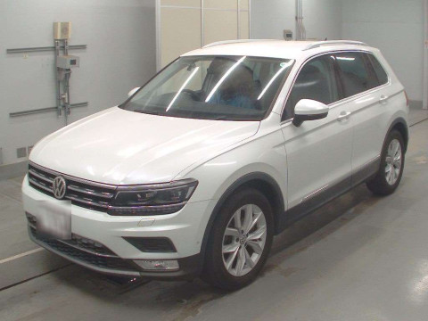 2017 Volkswagen Tiguan 5NCZE[0]