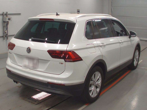 2017 Volkswagen Tiguan 5NCZE[1]