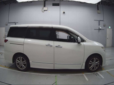 2010 Nissan Elgrand TE52[2]