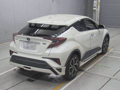 2018 Toyota C-HR ZYX10[1]