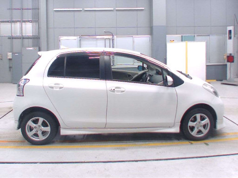 2010 Toyota Vitz KSP90[2]