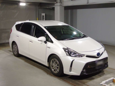 2019 Toyota Prius alpha ZVW41W[2]