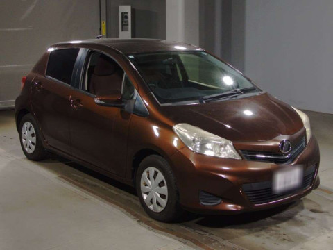 2013 Toyota Vitz KSP130[2]