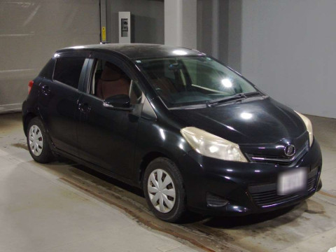 2011 Toyota Vitz NSP130[2]