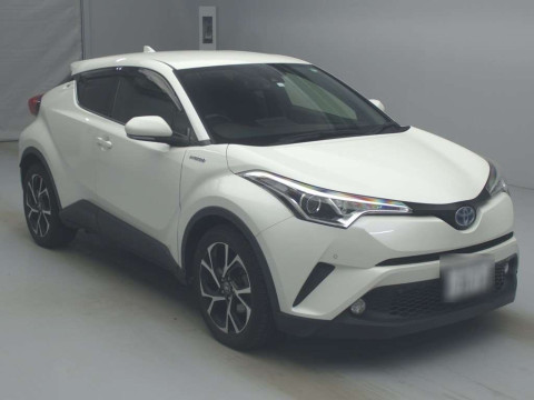 2017 Toyota C-HR ZYX10[2]