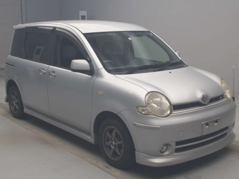 2005 Toyota Sienta NCP81G[2]