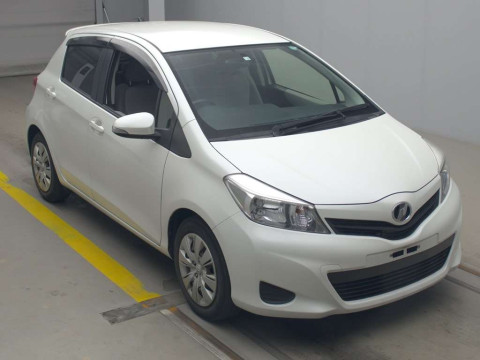 2014 Toyota Vitz NSP130[2]