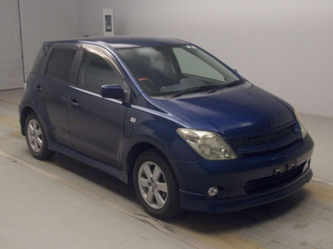 2005 Toyota IST NCP60[2]