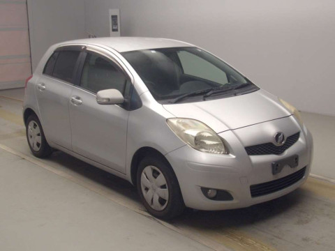 2008 Toyota Vitz SCP90[2]