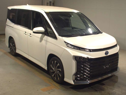 2023 Toyota Voxy ZWR90W[2]