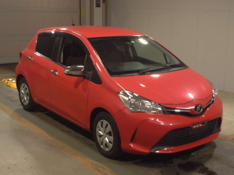 2016 Toyota Vitz NSP130[2]