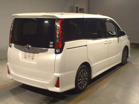 2014 Toyota Noah ZRR80W[1]