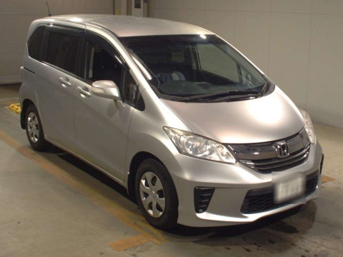 2015 Honda Freed GB3[2]