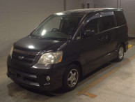 2006 Toyota Noah