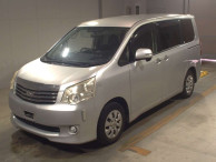 2012 Toyota Noah