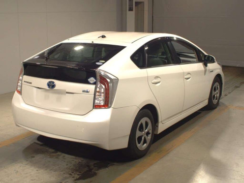 2013 Toyota Prius ZVW30[1]