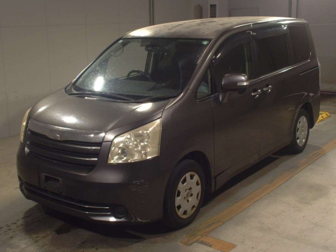 2010 Toyota Noah ZRR70G[0]