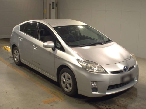 2011 Toyota Prius ZVW30[2]