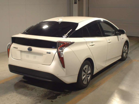 2016 Toyota Prius ZVW51[1]