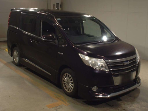 2014 Toyota Noah ZWR80G[2]