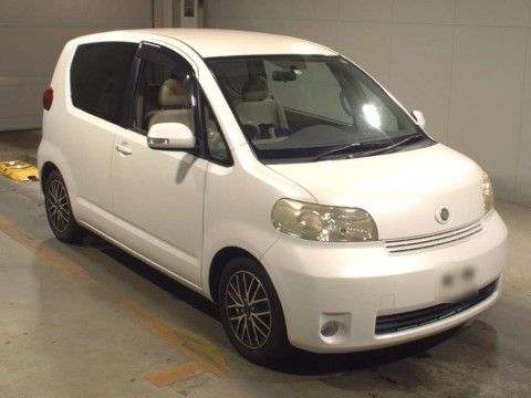 2010 Toyota Porte NNP10[2]