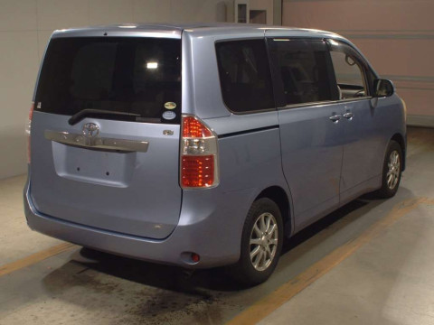 2009 Toyota Noah ZRR70G[1]