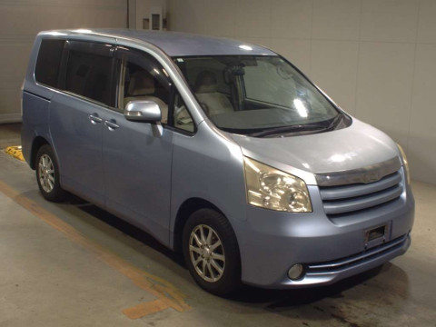 2009 Toyota Noah ZRR70G[2]