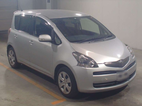 2010 Toyota Ractis NCP100[2]