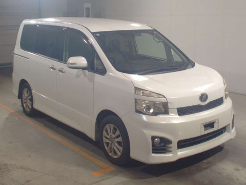 2010 Toyota Voxy ZRR70W[2]