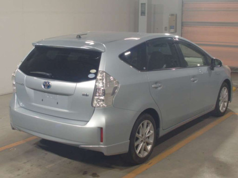 2012 Toyota Prius alpha ZVW41W[1]