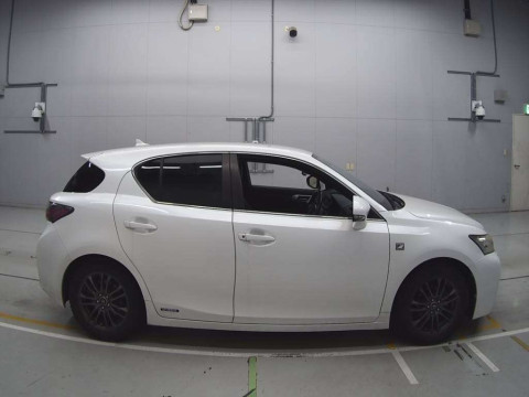 2012 Lexus CT ZWA10[2]