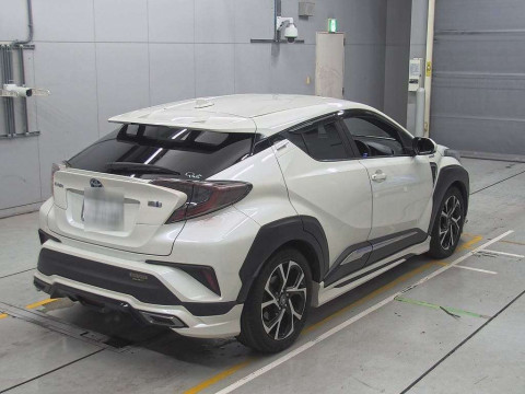 2017 Toyota C-HR ZYX10[1]