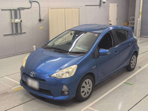 2012 Toyota Aqua NHP10[0]