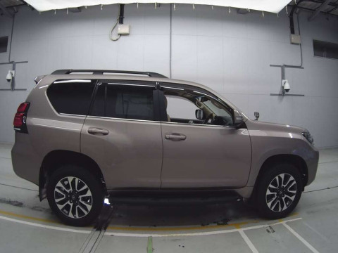 2022 Toyota Land Cruiser Prado GDJ150W[2]