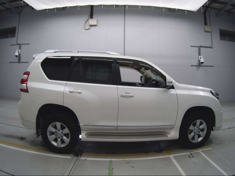 2015 Toyota Land Cruiser Prado GDJ150W[2]