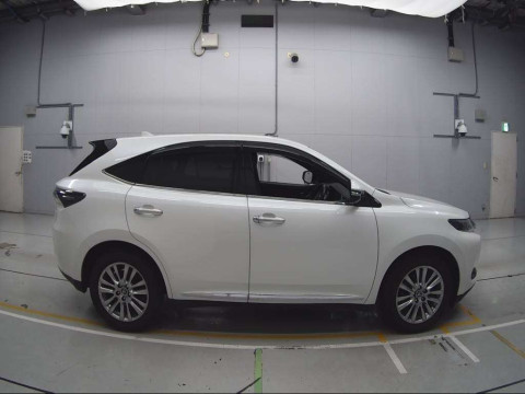 2014 Toyota Harrier ZSU65W[2]