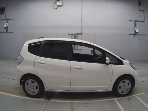 2012 Honda Fit Hybrid GP1[2]