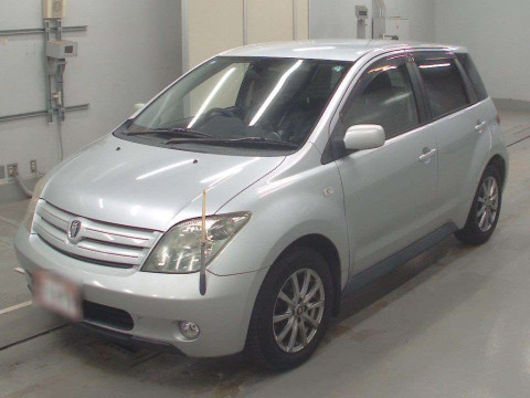 2005 Toyota IST NCP60[0]