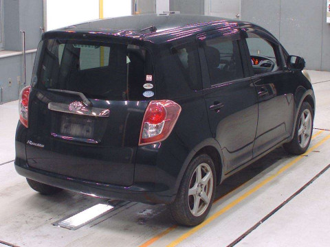 2010 Toyota Ractis SCP100[1]