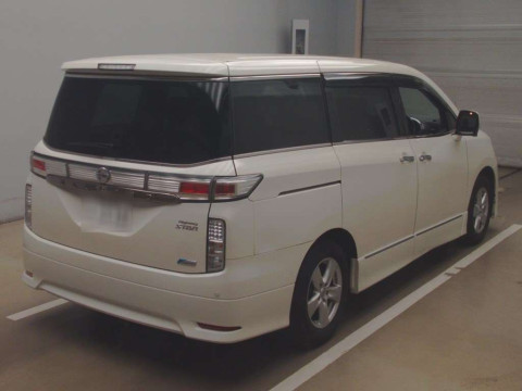 2013 Nissan Elgrand TE52[1]