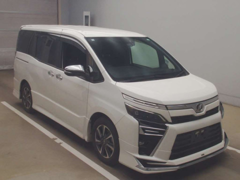 2018 Toyota Voxy ZRR80W[2]