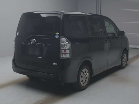 2011 Toyota Voxy ZRR70G[1]