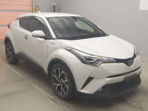 2017 Toyota C-HR ZYX10[2]