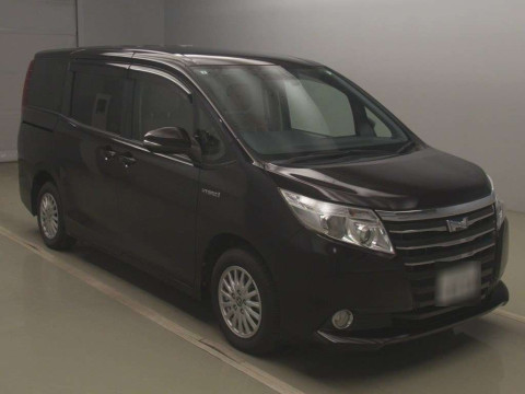 2015 Toyota Noah ZWR80G[2]