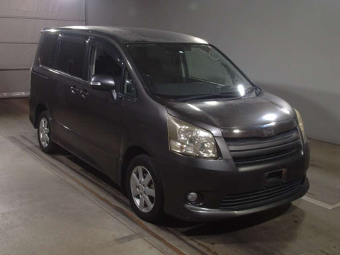 2008 Toyota Noah ZRR75W[2]