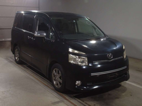 2010 Toyota Voxy ZRR70W[2]