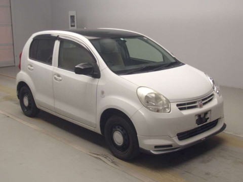 2013 Toyota Passo KGC30[2]